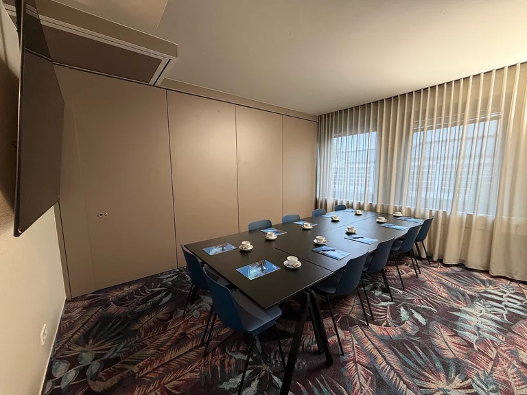 Seminarraum „Jobs“ bei der Bital System GmbH in Gerlingen – ideal für Meetings, Schulungen & Workshops. Jetzt flexibel & professionell mieten!